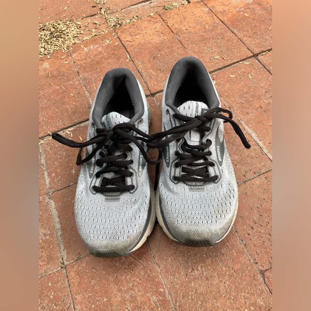 Brooks Glycerin 18 Women’s size 6, light blue